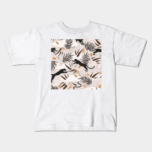 Wilderness with Exotic Plants and Big Cats in Earthy, Natural Shades Kids T-Shirt